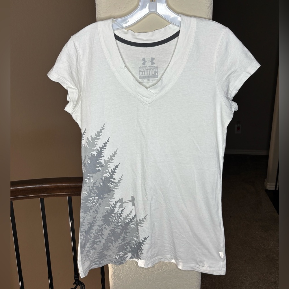 Under Armour Women's White and Gray Graphic Tee 100% Charged Cotton Size S